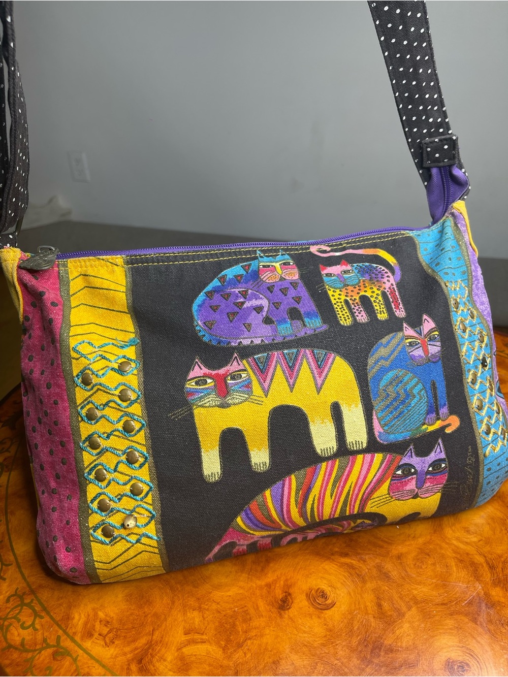 Multicolor Cat Print Shoulder Bag in Black & Yellow